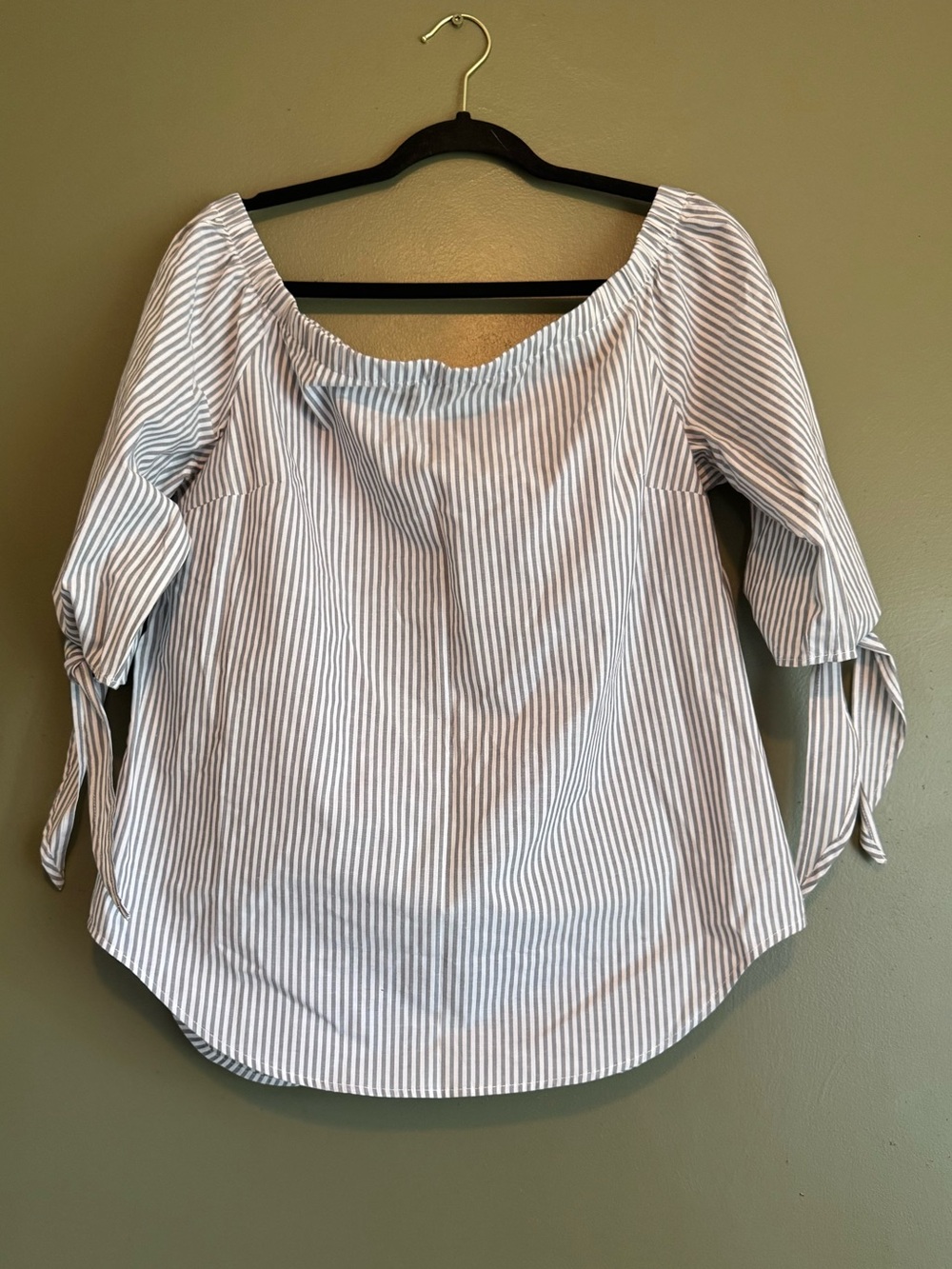 Striped Off-Shoulder Tie-Sleeve Women’s Top - Grey/White